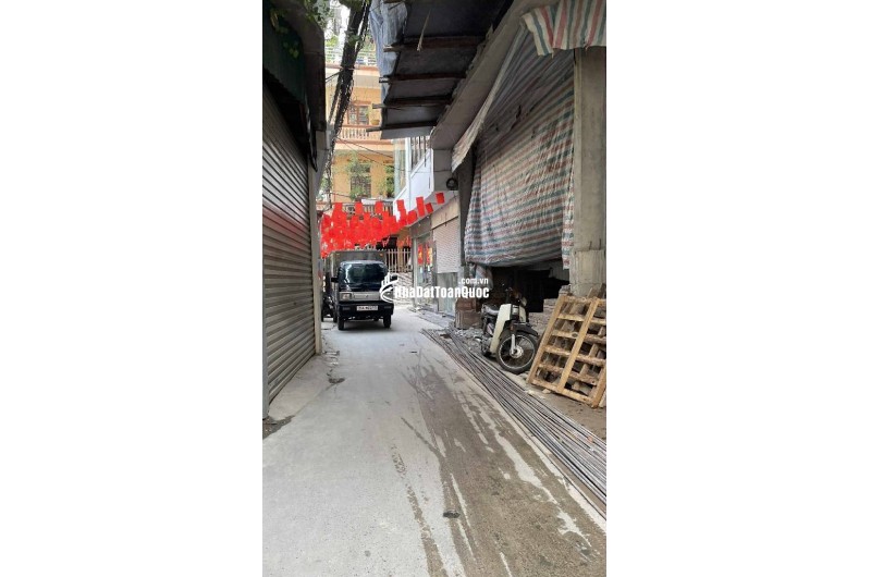 Bán gấp nhà Hồ Tùng Mậu – mặt tiền siêu rộng – 30m ra phố – một nhà ra ô tô – sát nhà ga tầu điện – giá nhỉnh 9 tỷ